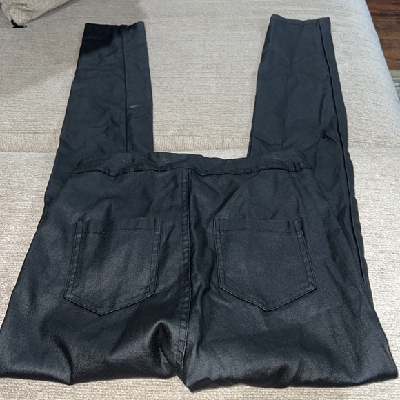 Stretchy -Button-Zip pants - Picture 3 of 9